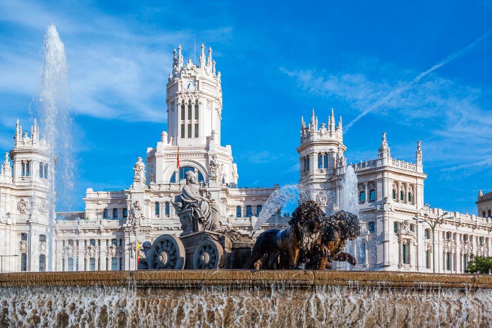cibeles-palace-fountain-plaza-de-cibeles-madrid-spain